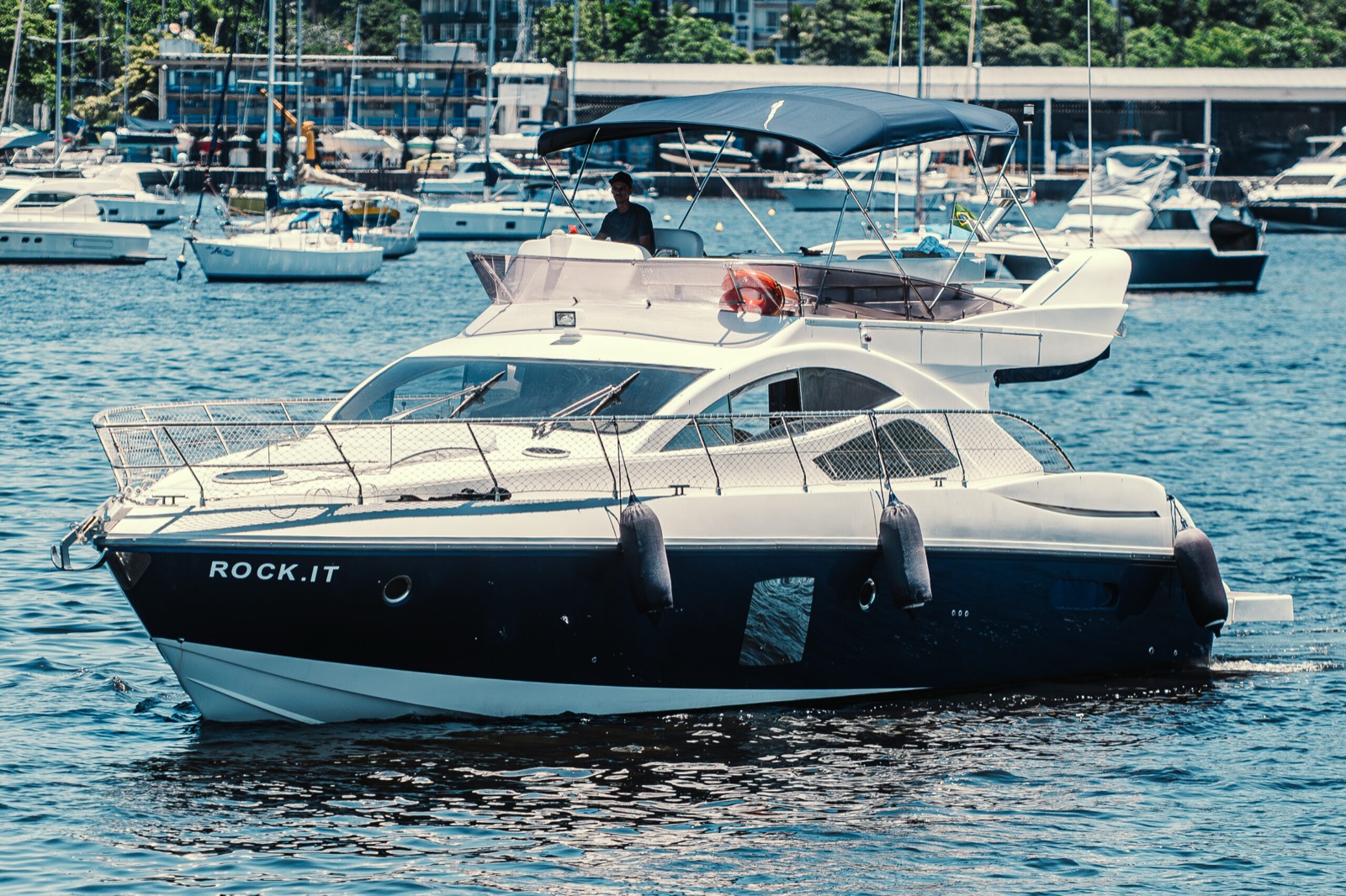 Phantom · BOTA Turismo